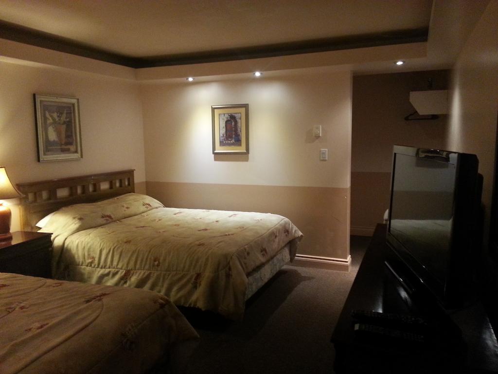 Traveller'S Inn Dawson Creek Buitenkant foto