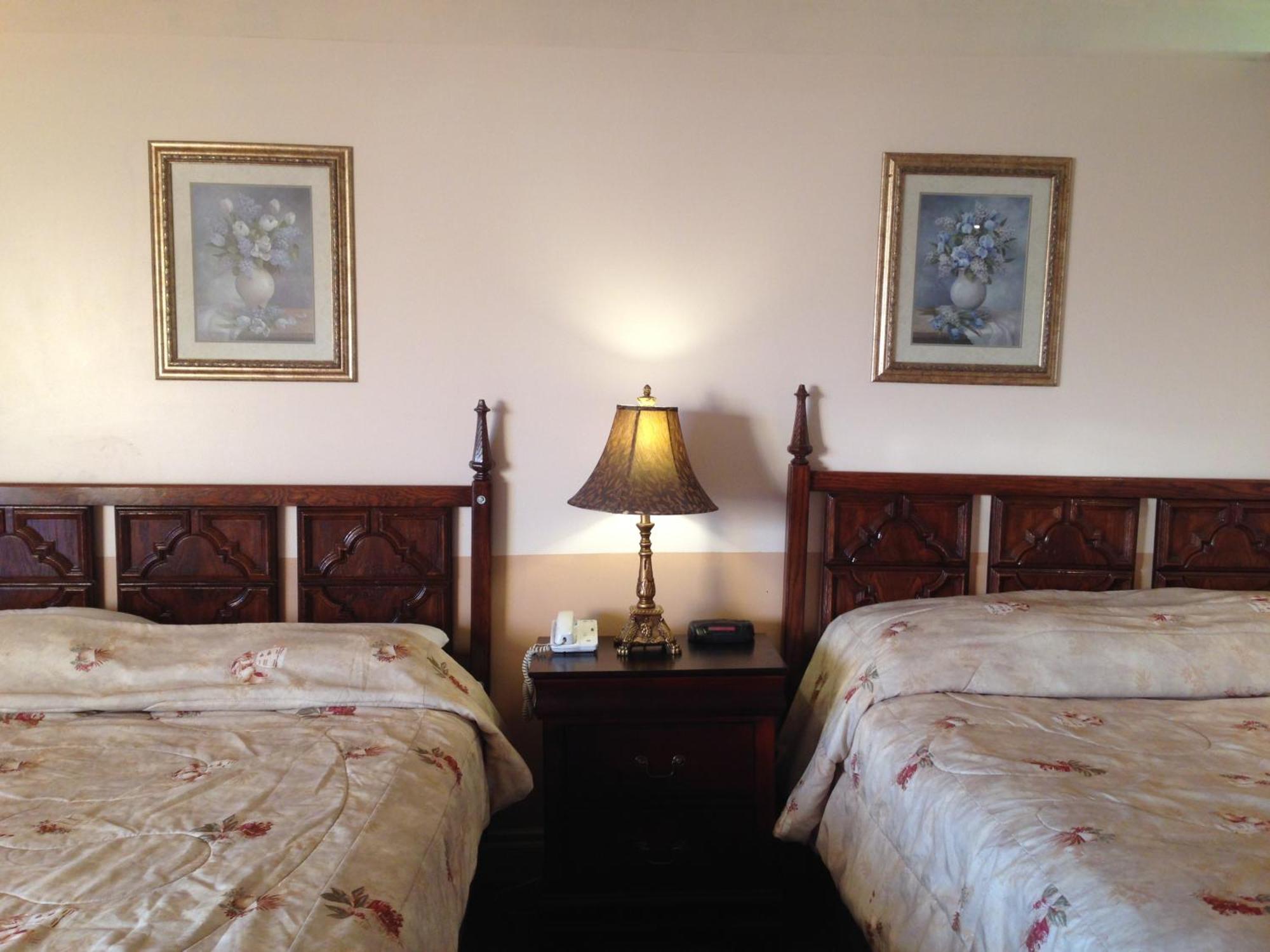 Traveller'S Inn Dawson Creek Buitenkant foto