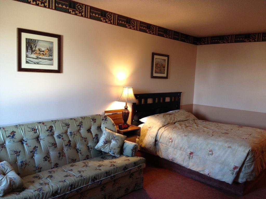 Traveller'S Inn Dawson Creek Buitenkant foto
